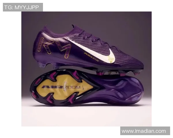 球星专属足球鞋价格揭秘 一双价值几何让你惊叹不已