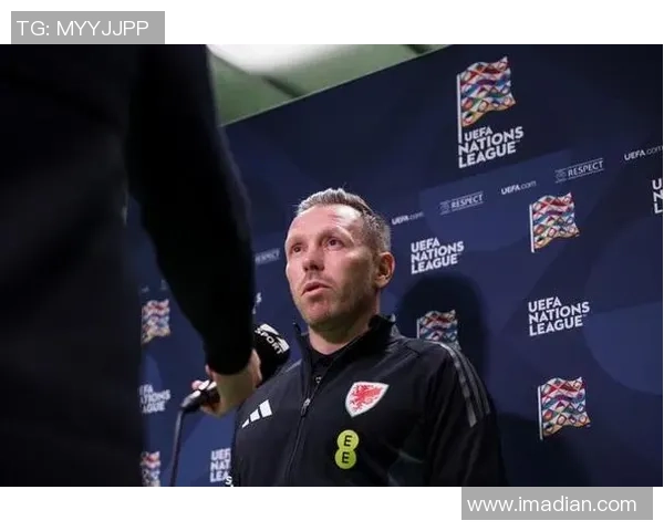 足球传奇贝拉米生涯回顾与场上风采分析